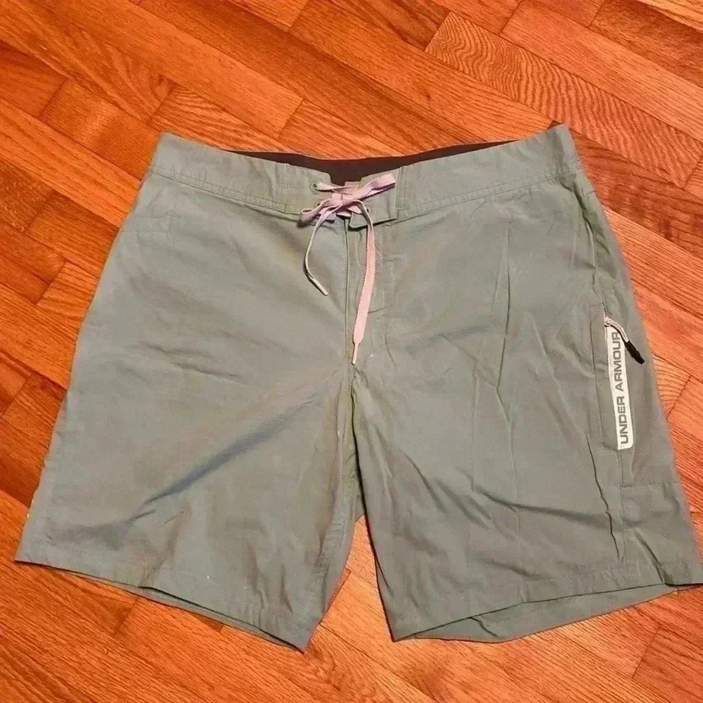 Under Armour Mens Green Swim Suit Shorts, Size 36.